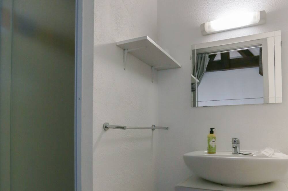 Photo of Bathroom in Cadeac