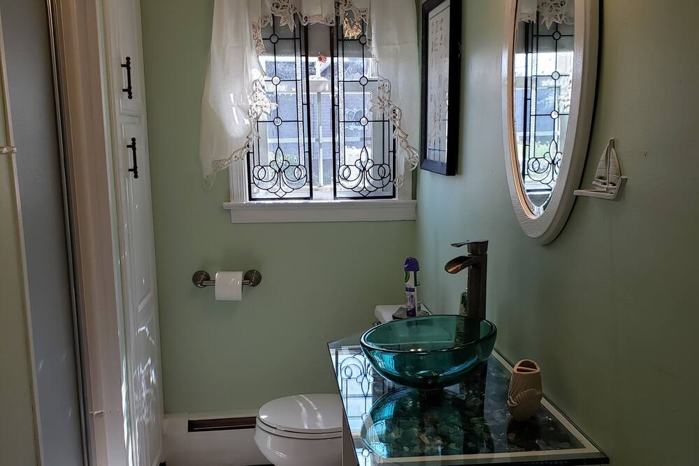 Photo of Bathroom in Wrightsville