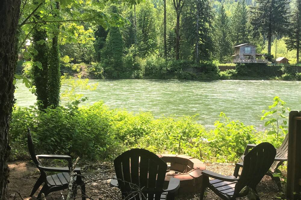 Photo of Outdoor in Gold Bar