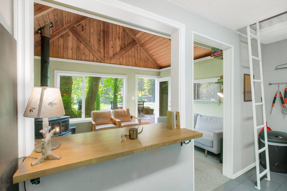 Photo of Others in Gold Bar