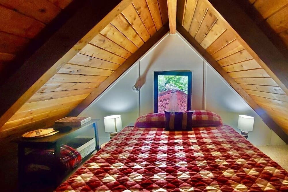 Photo of Others in Gold Bar