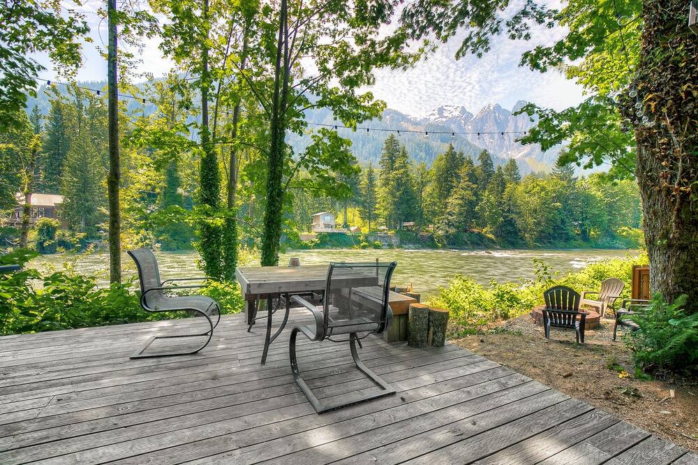 Photo of Others in Gold Bar