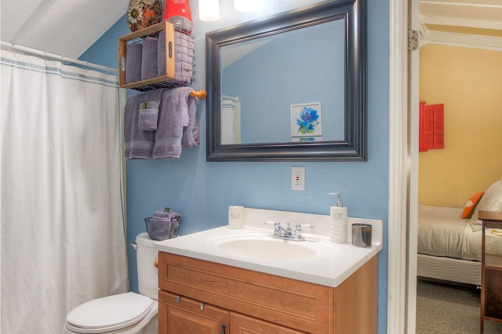 Photo of Others in Gold Bar