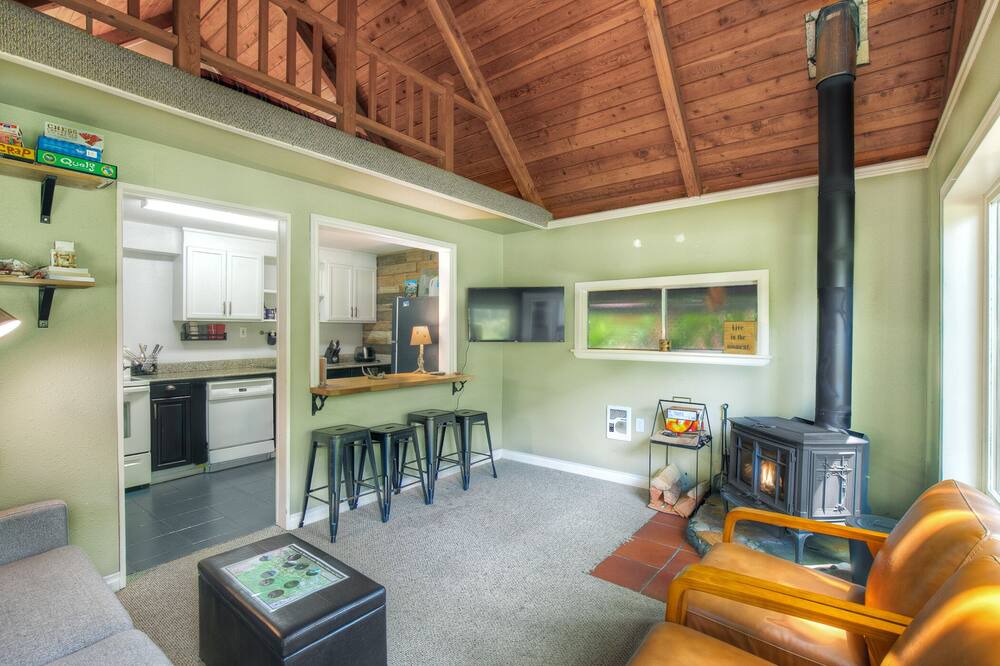 Photo of Others in Gold Bar