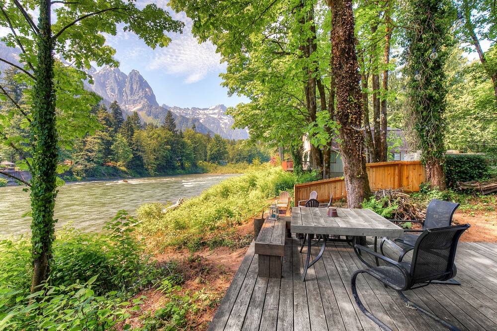 Photo of Others in Gold Bar