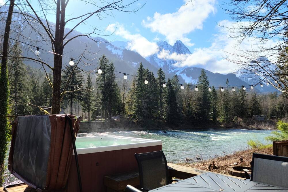 Photo of Others in Gold Bar