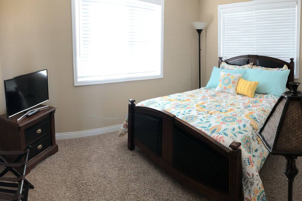 Photo of Bedroom in Sun Valley Lake