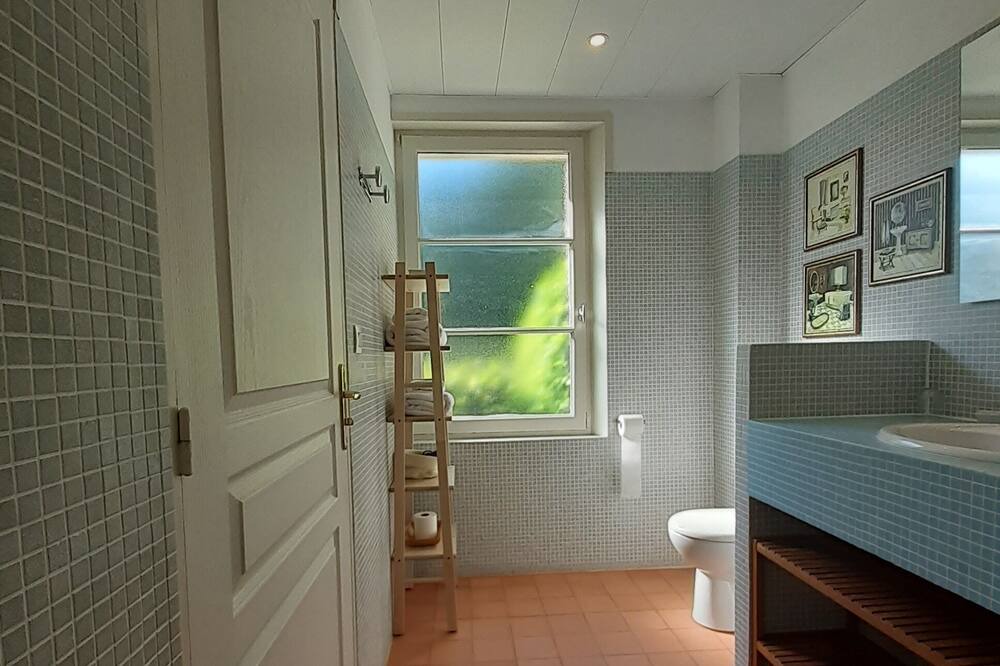 Photo of Bathroom in Savonnieres