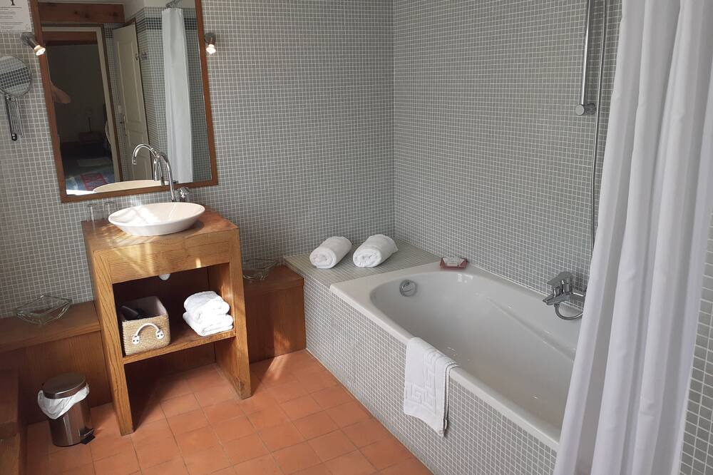 Photo of Bathroom in Savonnieres