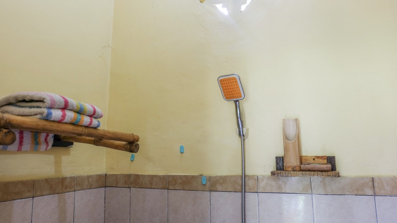 Photo of Bathroom in Delod Peken