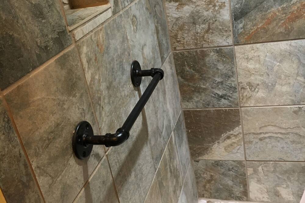 Photo of Bathroom in Ladysmith