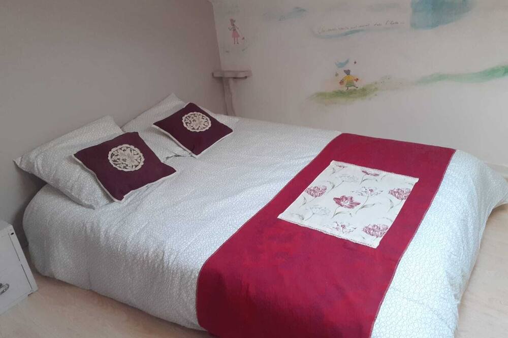 Photo of Bedroom in Pergain Taillac