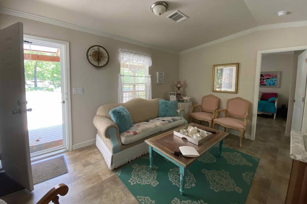 Photo of Livingroom in Okmulgee County
