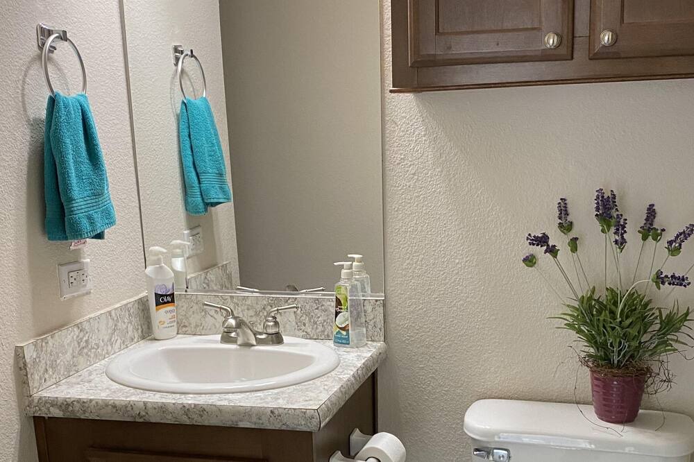 Photo of Bathroom in Okmulgee County
