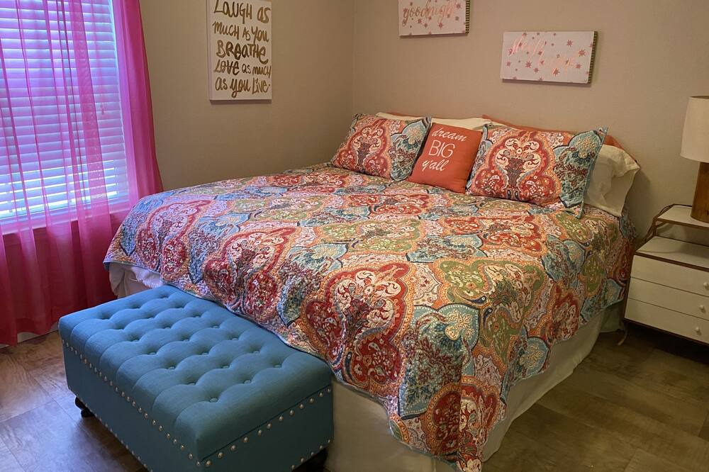 Photo of Bedroom in Okmulgee County