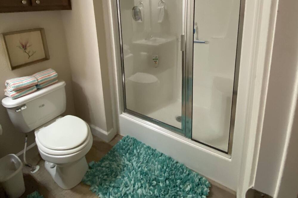 Photo of Bathroom in Okmulgee County