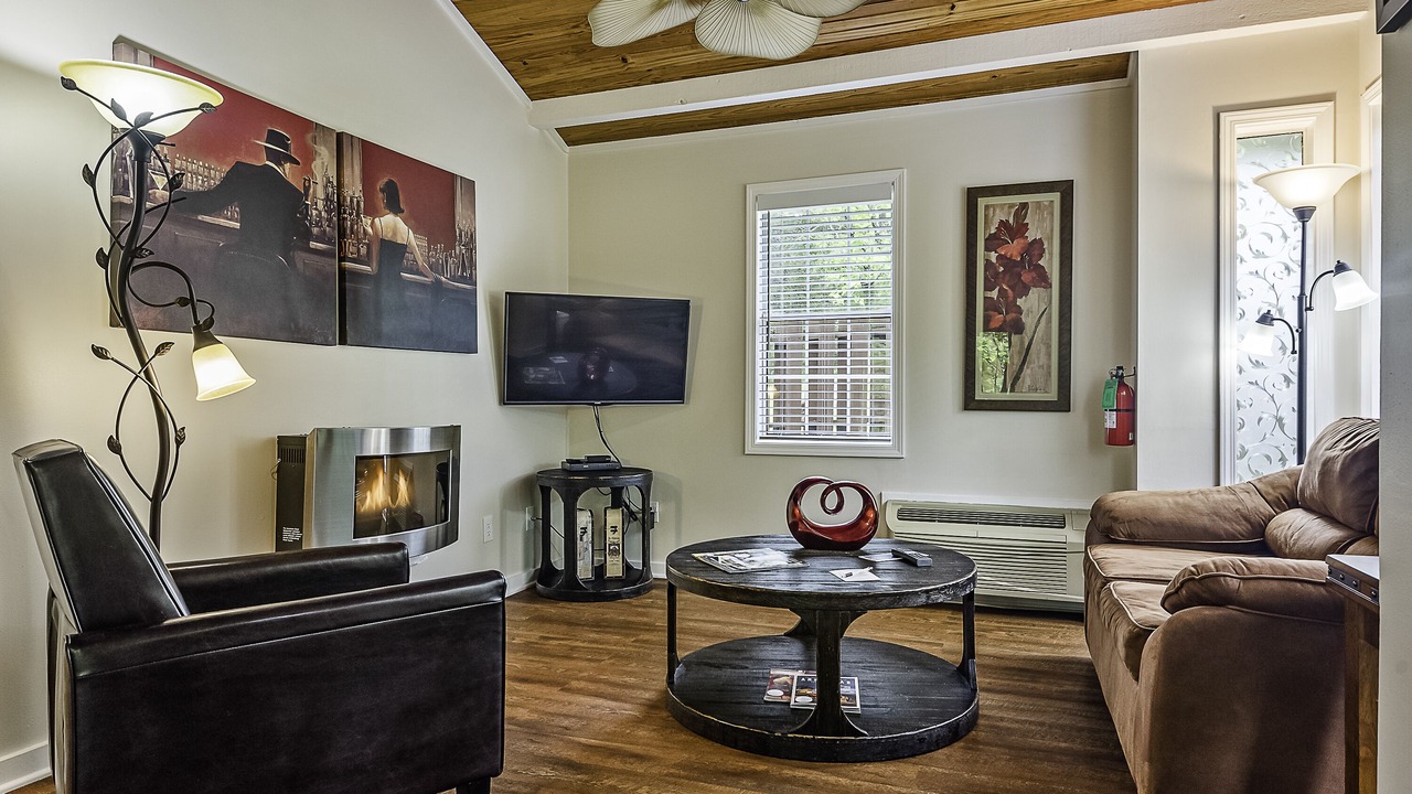 Photo of Livingroom in Eureka Springs Historic District