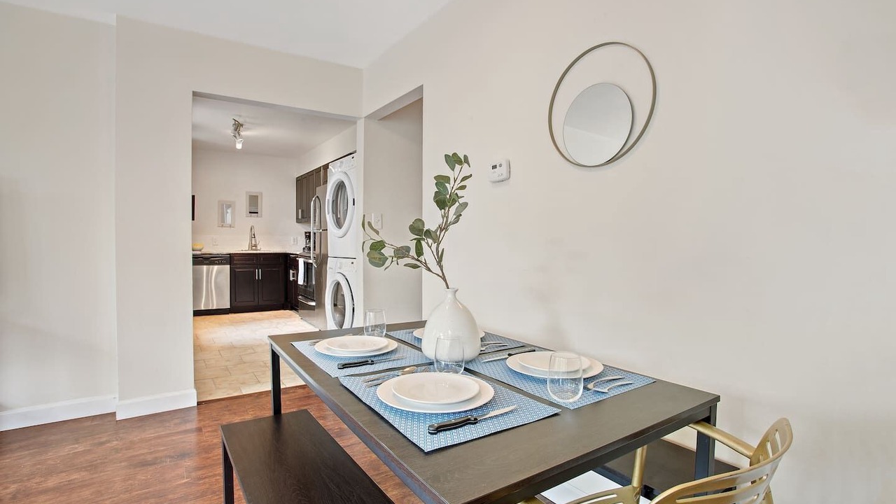 Photo of Livingroom in DeBaliviere Place