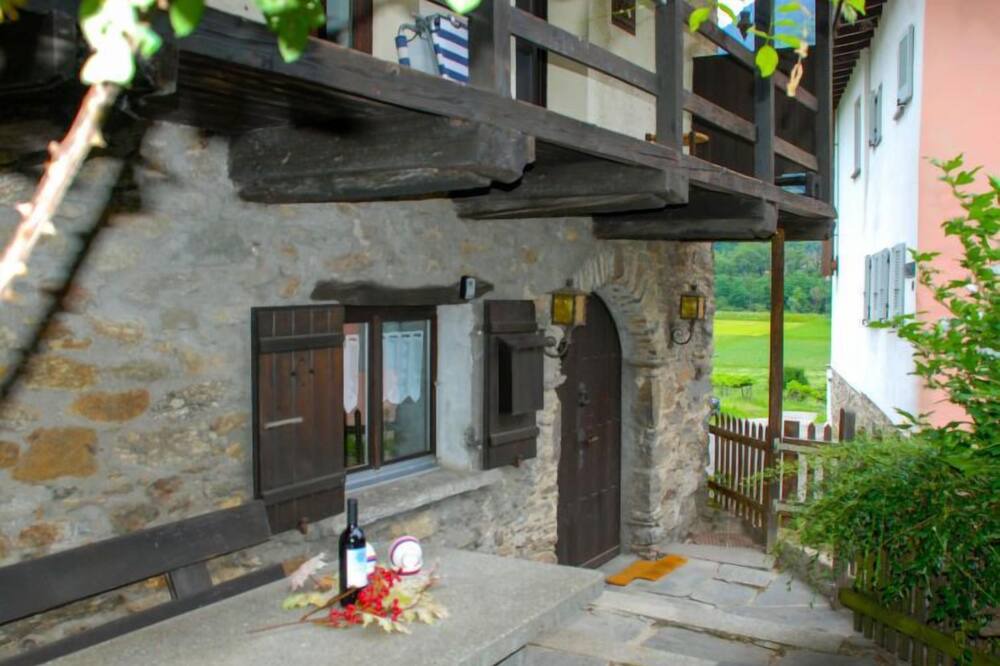 Photo of Patio Balcony in Semione