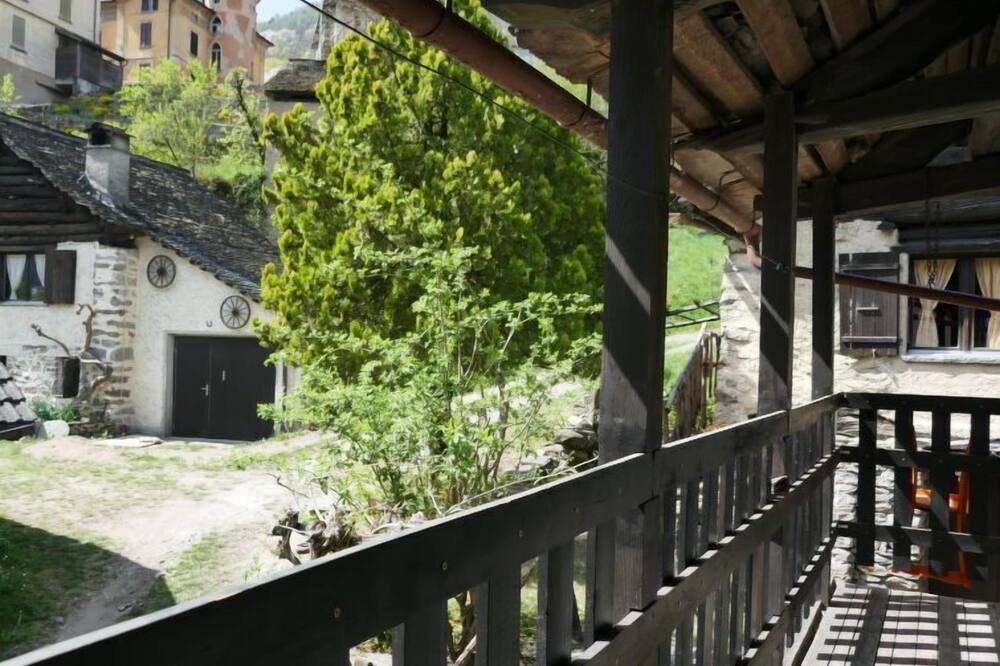 Photo of Patio Balcony in Semione