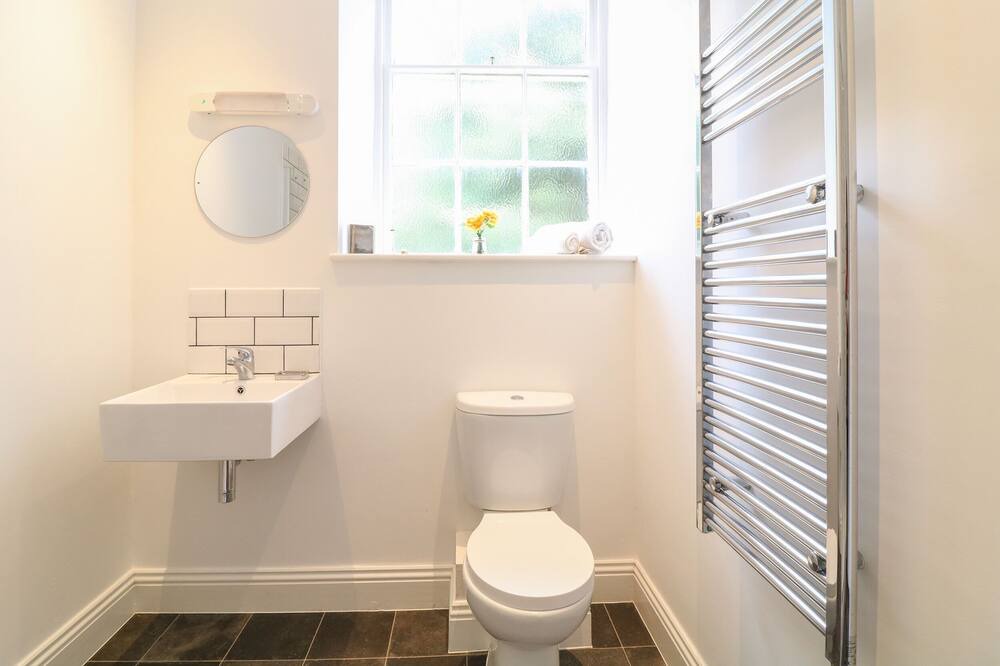 Photo of Bathroom in Littleham