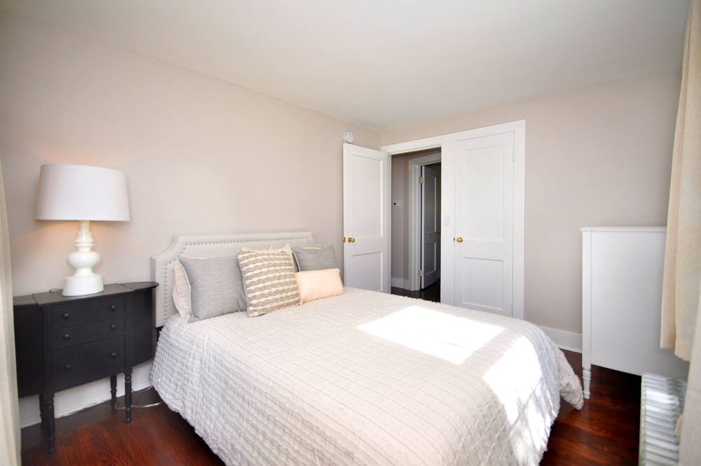Photo of Bedroom in Litchfield