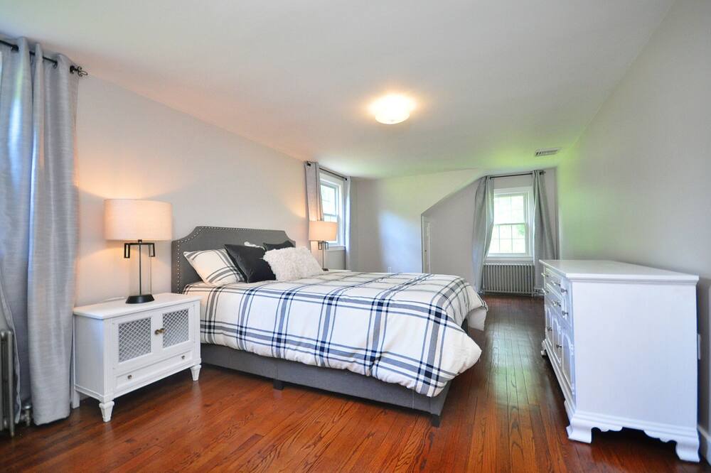 Photo of Bedroom in Litchfield