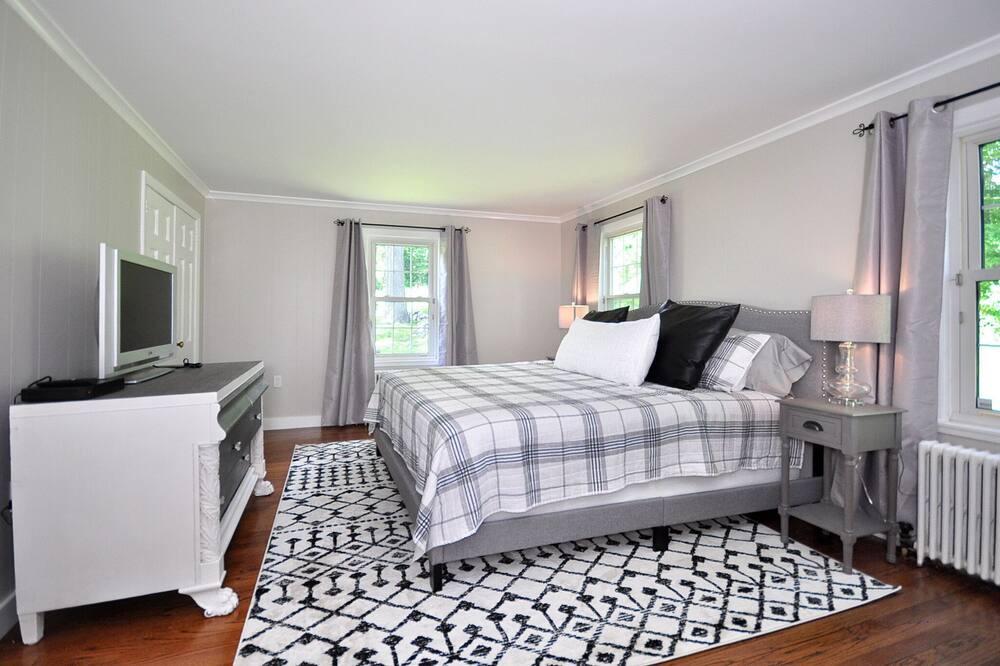 Photo of Bedroom in Litchfield