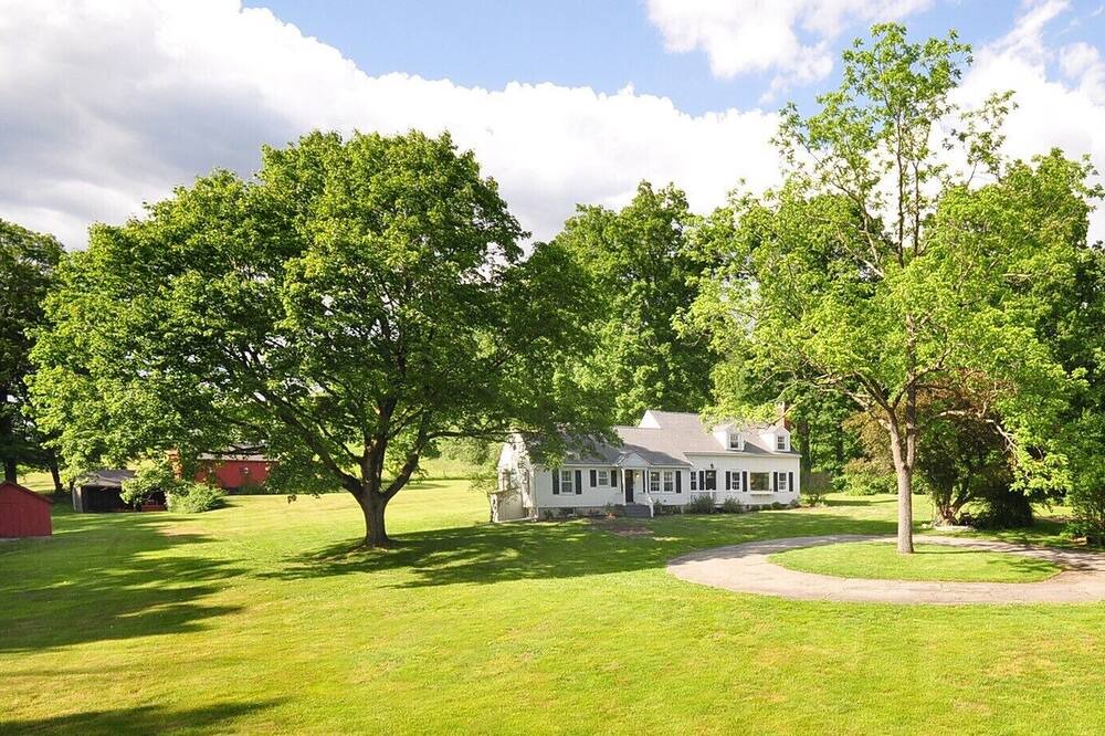 Photo of Outdoor in Litchfield
