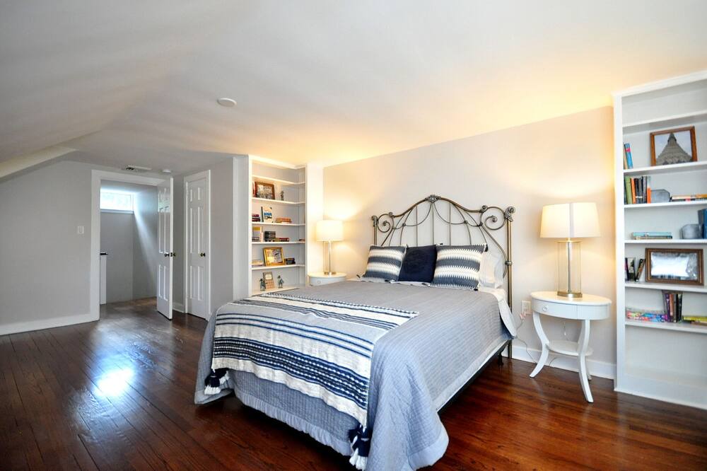 Photo of Bedroom in Litchfield