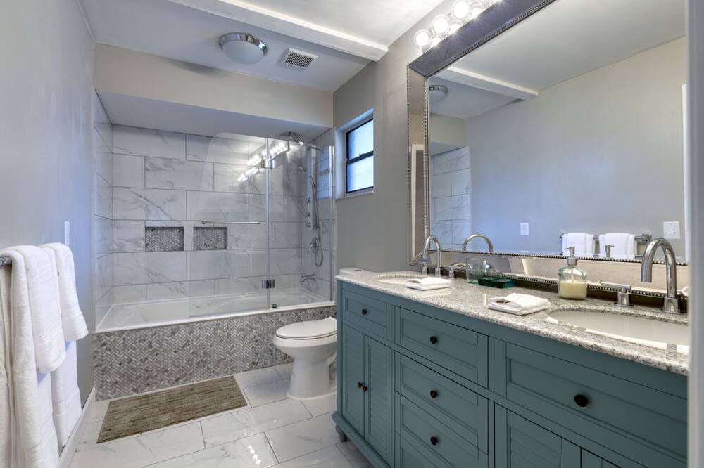 Photo of Bathroom in Riviera Beach