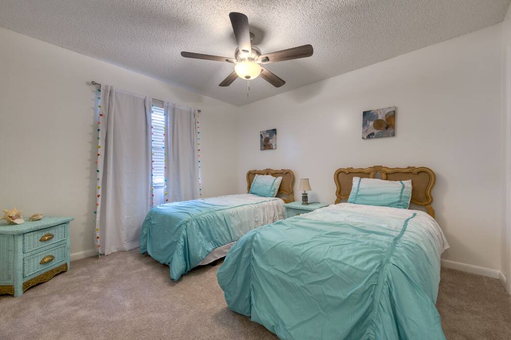 Photo of Bedroom in Riviera Beach