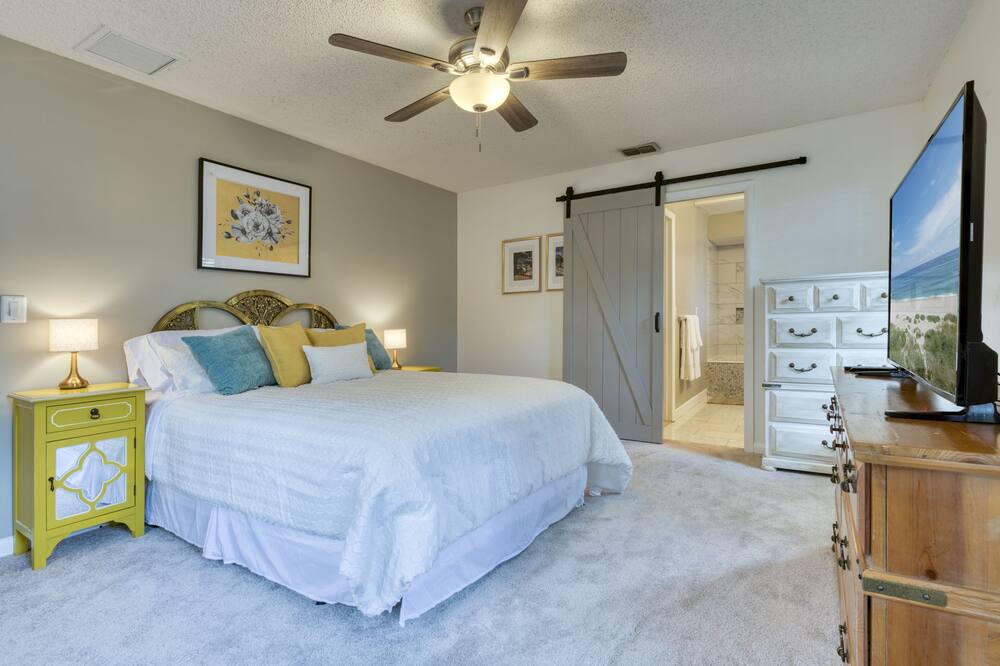 Photo of Bedroom in Riviera Beach