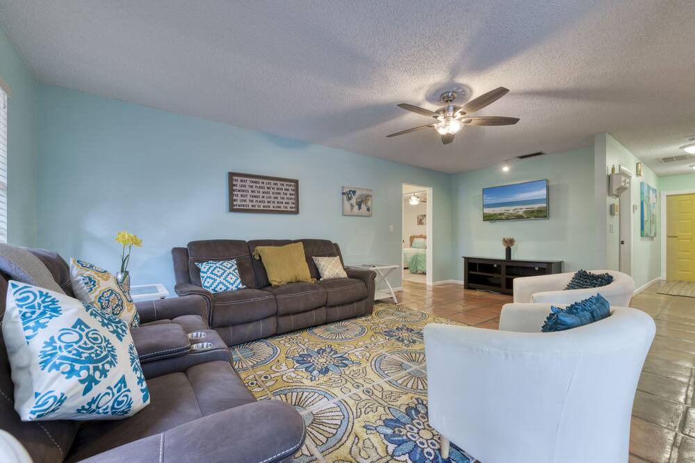 Photo of Livingroom in Riviera Beach