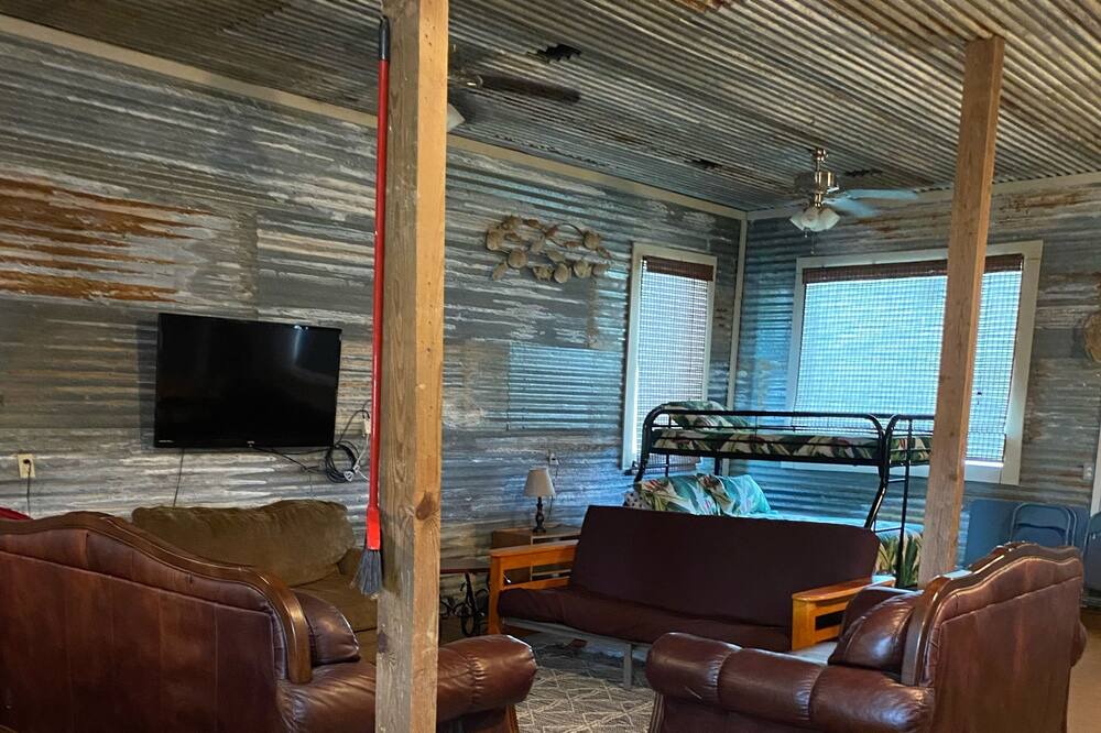 Photo of Livingroom in Bay City