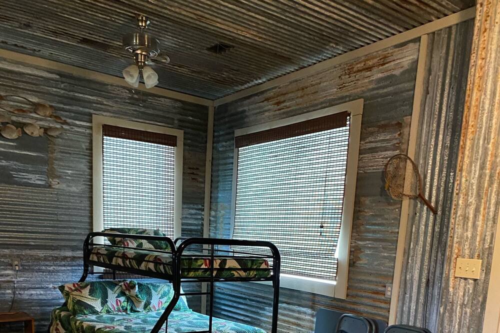 Photo of Bedroom in Bay City