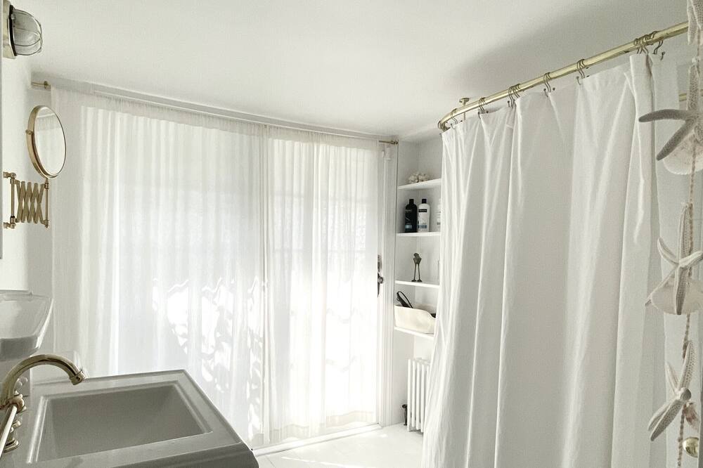 Photo of Bathroom in North Sea