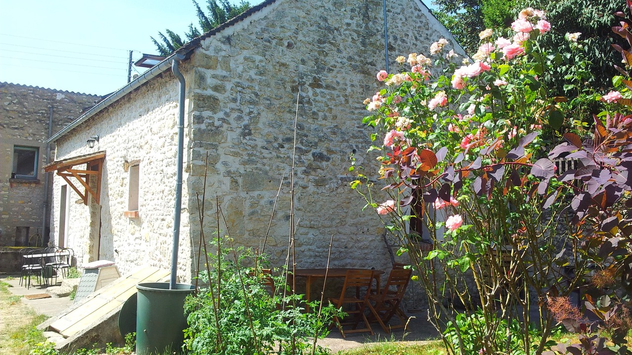 Photo of Outdoor in La Neuville-sur-Essonne