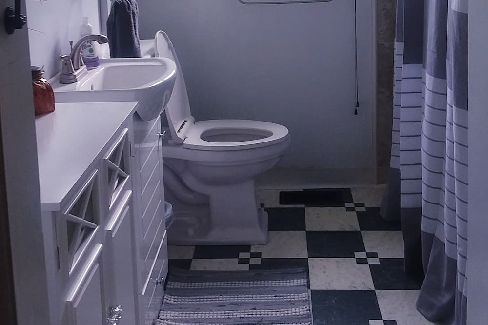 Photo of Bathroom in Cabool