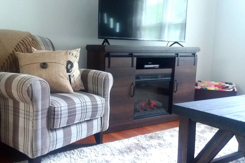Photo of Livingroom in Cabool