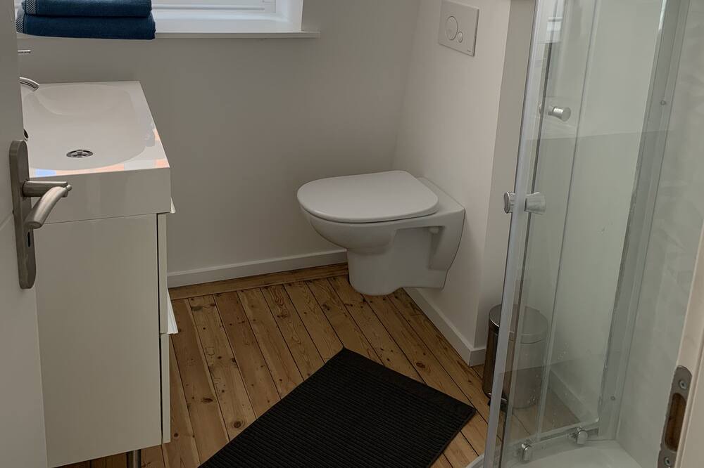 Photo of Bathroom in Armentieres