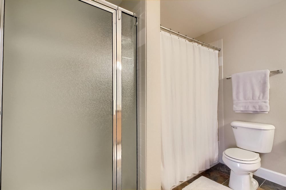 Photo of Bathroom in Frasier Meadows