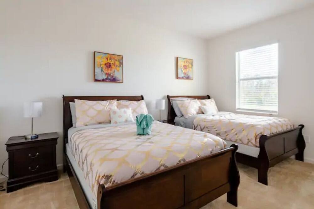 Photo of Bedroom in Veranda Palms