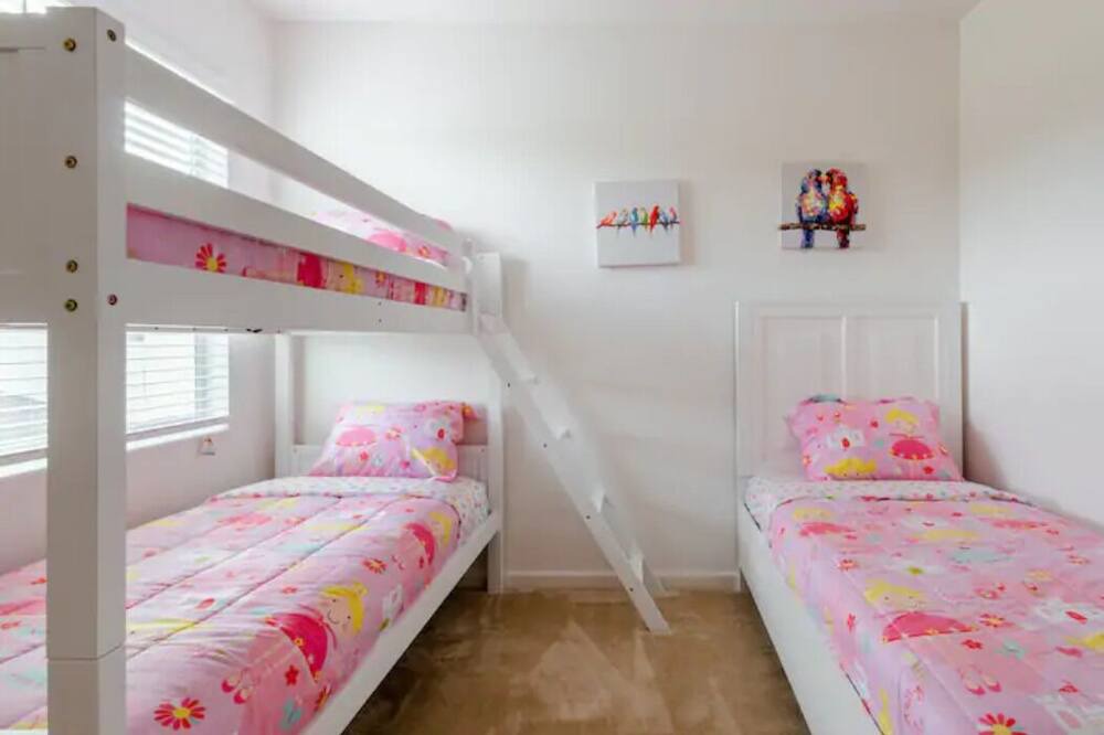 Photo of Bedroom in Veranda Palms