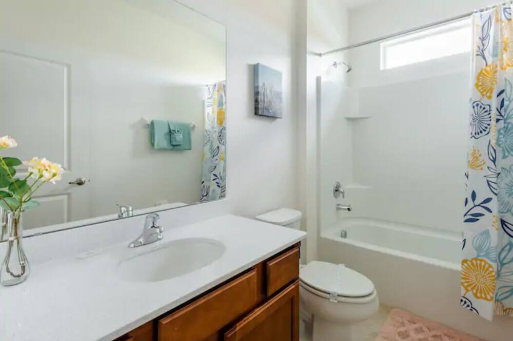 Photo of Bathroom in Veranda Palms