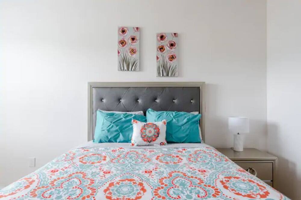 Photo of Bedroom in Veranda Palms