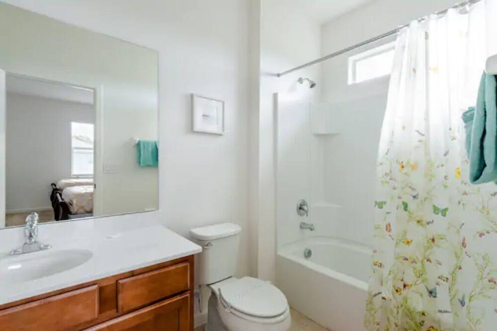 Photo of Bathroom in Veranda Palms
