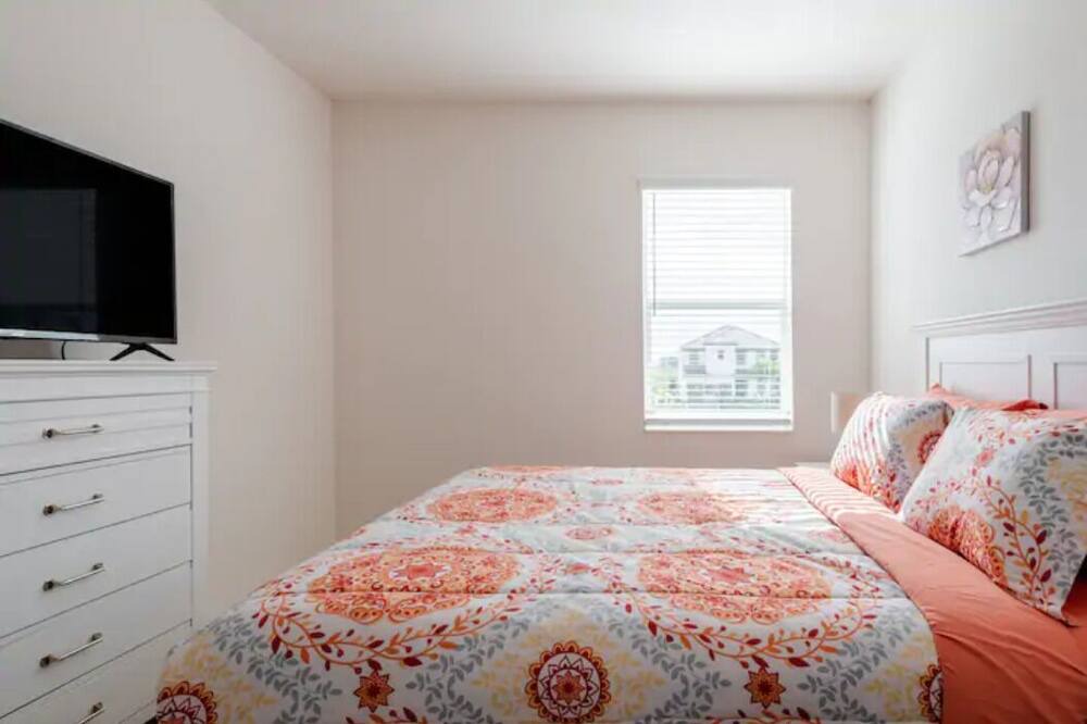 Photo of Bedroom in Veranda Palms