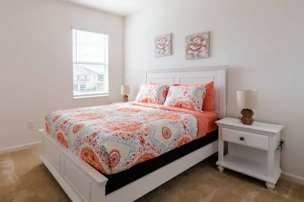 Photo of Bedroom in Veranda Palms