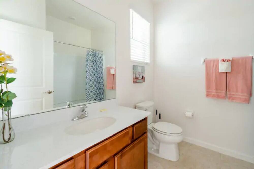 Photo of Bathroom in Veranda Palms